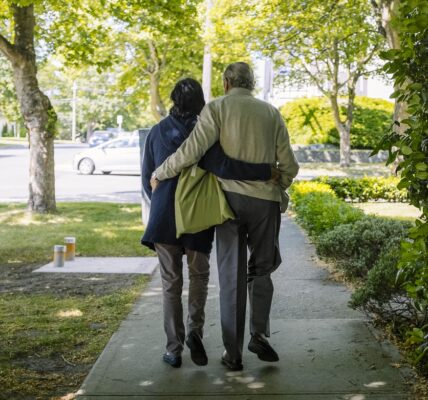 elderly couple stealing